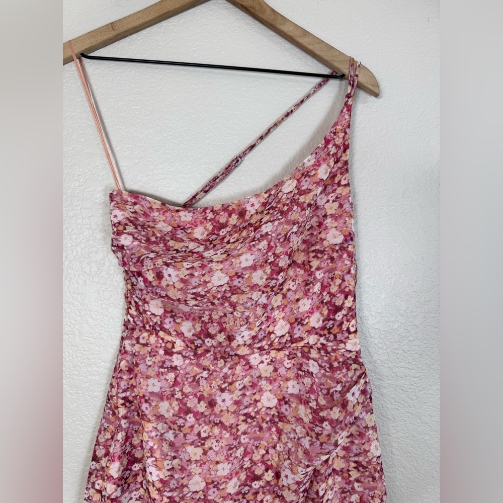 Astr One-Shoulder Pink Floral Midi Dress - Picture 10 of 16